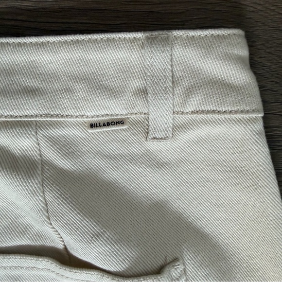 NWT Billabong Leia Cream Cargo Pants Size 26 - Picture 12 of 13